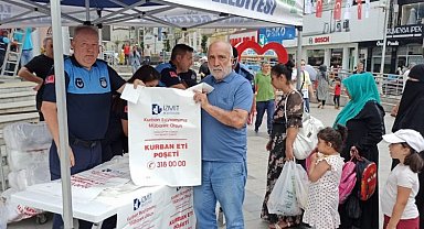 Kocaeli İzmit'te 40 bin kurban poşeti dağıtıldı