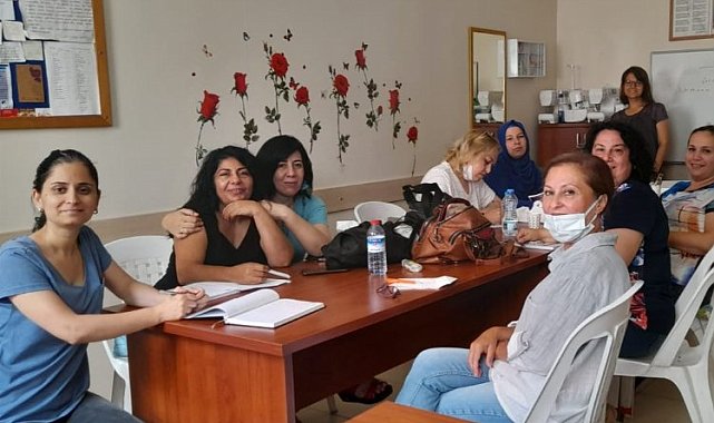 Kocaeli İzmit'te kadın tiyatorosu kursiyerleri senaryo yazdı