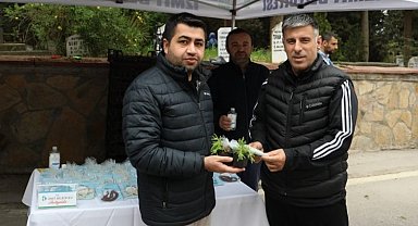 Kocaeli İzmit'te mezarlıklarda cüz ve çiçek dağıtılacak