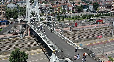 Kocaeli'de üstgeçit için 180 ton kaydırmaz asfalt