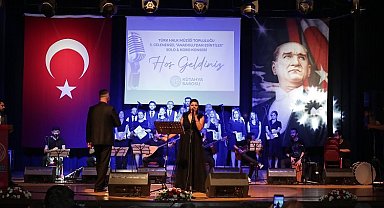 Kütahya'da avukatların sesinden türkü konseri