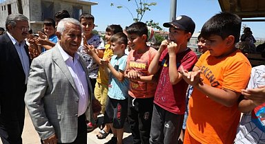 Mahalle ziyaretinde Başkan Zeybek'e sevgi seli