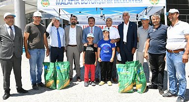 Malatya'da silajlık mısır tohumu dağıtıldı