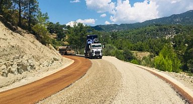 Manavgat Karabucak yolu asfaltlanıyor