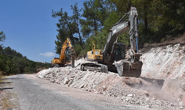Manisa Saruhanlı'da 30 kilometrelik güzergahta yoğun çalışma