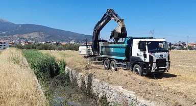 Manisa'da derelerinde temizlik 'Zafer'i