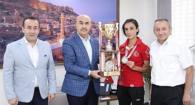 Milli atlet Fatma Arık'tan Mardin Valisi Demirtaş'a ziyaret