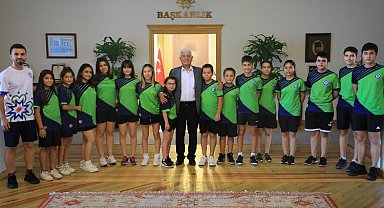 Muğlalı masa tenisi sporcularından Büyükşehir'e ziyaret