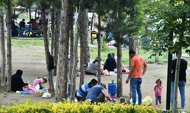 Parklar Başkentlilerin vazgeçilmez mekânları oldu