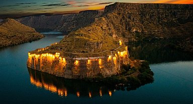 Rumkale fotoğrafçıları bekliyor