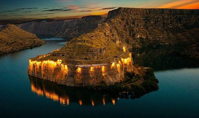 Rumkale fotoğrafçıları bekliyor