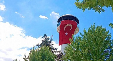Sakarya'da dev Türk Bayrağı gönderde