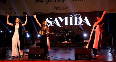 Samida Bursa'da İnegöllü hayranlarıyla buluştu