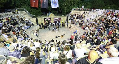 Sivas Katliamı Efes Selçuk'ta sessiz yürüyüş ile anıldı