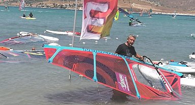 Tarihçi Şükür Alaçatı'da ders alıyor