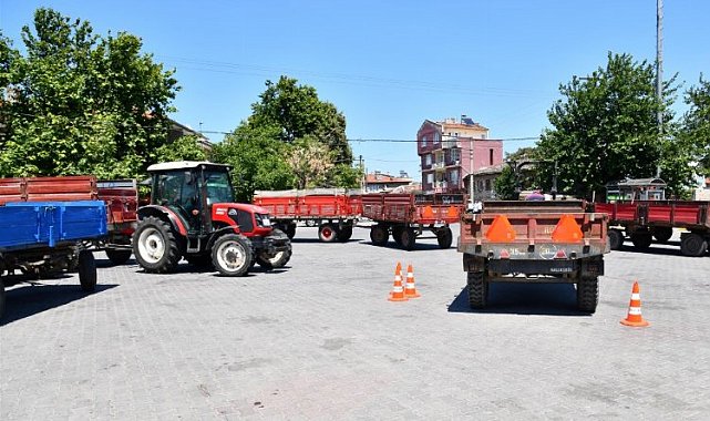 Traktör sahiplerine reflektör desteği
