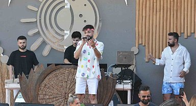 Ünlü rapçi Sefo, İzmir Çeşme'de sahne aldı