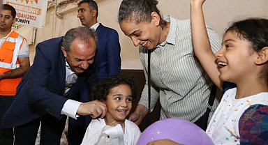 Yetimlerin yüzü bayramda güldü