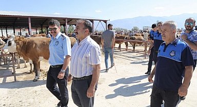 Zabıta ekipleri hayvan pazarını denetledi