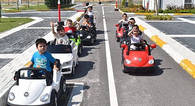 4 bin bilinçli nesil direksiyon başında