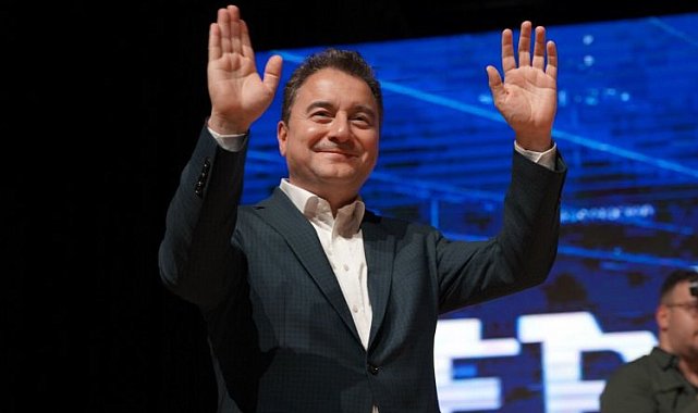 Ali Babacan'dan ağır yaralı çocuğa ziyaret