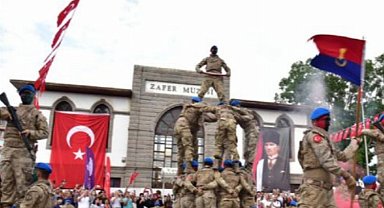 Asırlık zafere muhteşem kutlama