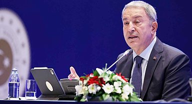 Bakan Akar Yunanistan medyasına çıkıştı! "Gel seni ben Foça'ya götüreyim!"