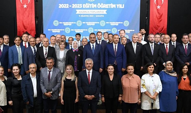 Bakan Özer: Örnek kitapçıklar Eylül'de yayımlanacak
