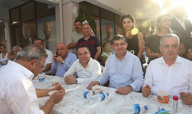 Başkan Böcek aşure etkinliğinde