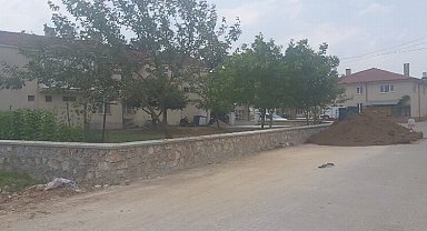 Bilecik Pazaryeri'nde kurum binalarına çevre düzenlemesi