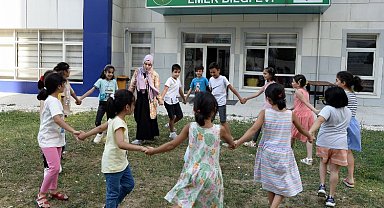 Bursa Osmangazi'de 'Bilgi Evleri'nde dolu dolu eğitim