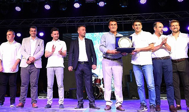 Bursa Osmangazi'de Gülbahçe sakinleri Rumeli ezgileri ile coştu
