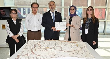 Bursa'da geleceğin mimarları 'Tarihi Hisar'ı tasarladılar