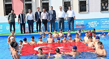 Bursa'da okul bahçeleri 'neşeli havuzlara' döndü