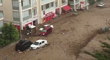 Bursa'yı fırtına ve sağanak vurdu!