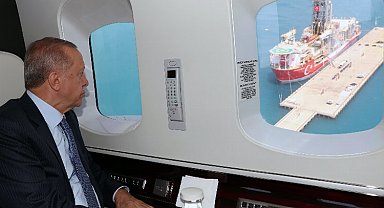 Cumhurbaşkanı Erdoğan havadan inceledi... Erdoğan gemide brifing alıyor