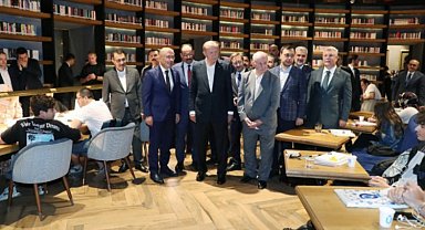 Cumhurbaşkanı Erdoğan, öğrencilerle sohbet etti