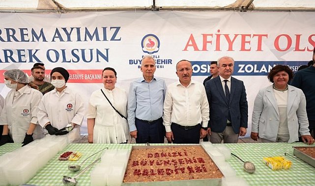 Denizlililer Büyükşehir'in geleneksel aşure hayrında buluştu