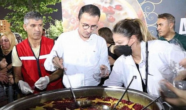 Diyarbakır Kayapınar'da aşure ikramı