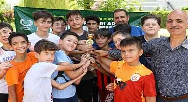 Diyarbakır Yenişehir'de Kur'an kurslarında futbol keyfi
