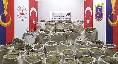 Diyarbakır'da 2 tona yakın uyuşturucu madde ele geçirildi
