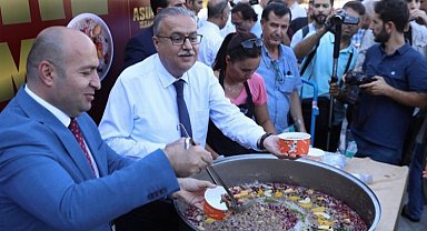 Diyarbakır'da aşure ikramı