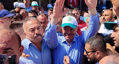 Hüseyin Akay'a sevgi seli