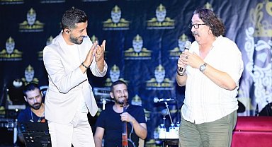 İki günlük tatilde iki şarkılık sürpriz