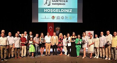 İzmir Bergama'da Şakir Süter Gazetecilik Yarışması'nda ödüller sahiplerini buldu
