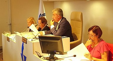 İzmir Güzelbahçeli öğrencilere kırtasiye desteği
