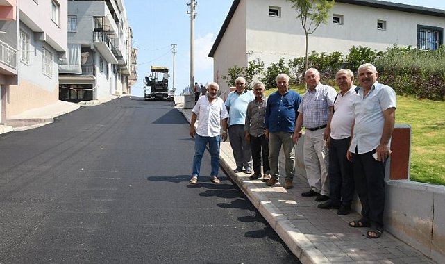 İzmir Karabağlar'da asfalt ekipleri dört bir yanda