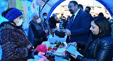 İzmir'de Çiğli'nin emektar kadınlarından burs desteği