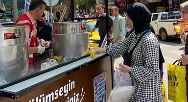 İzmitliler limonata ikramıyla serinletildi