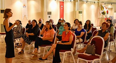 Kadınlara ekonomik fırsatlardan eşit yararlanma eğitimi